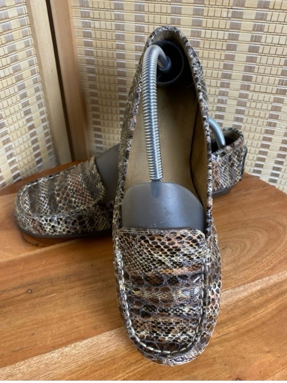 Aerosoles Nu Day Comfort Embossed Snake Print Woman’s 9M Driving Mocs